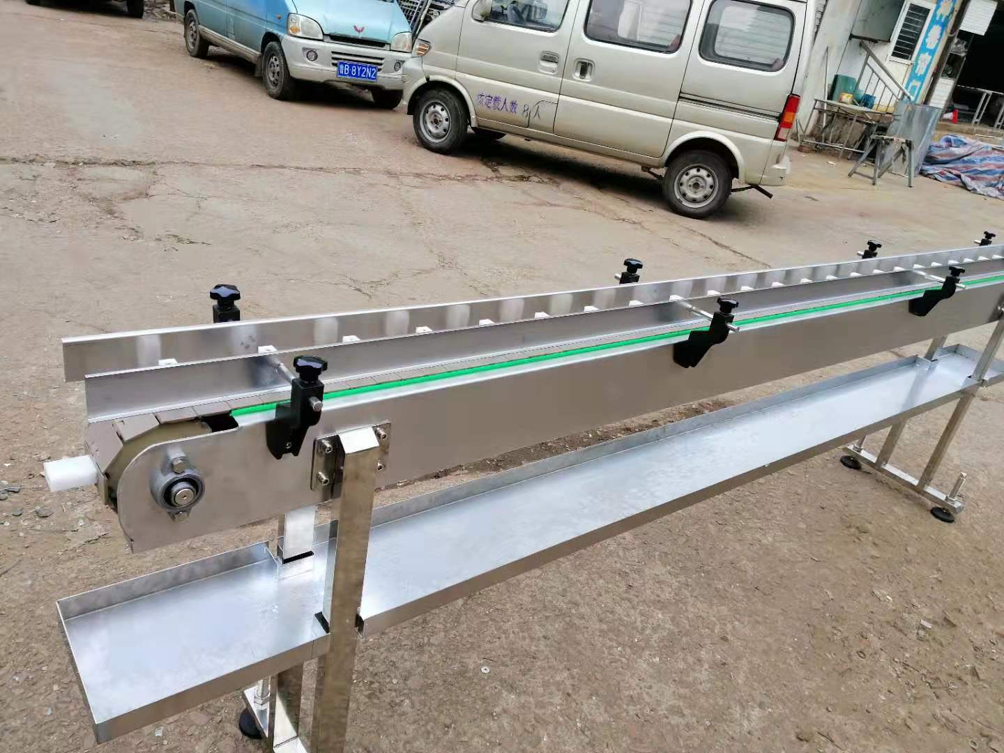 鏈板輸送機(jī)的特點(diǎn)和維護(hù)重點(diǎn)有哪些你知道么？